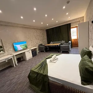 Black Mont Otel